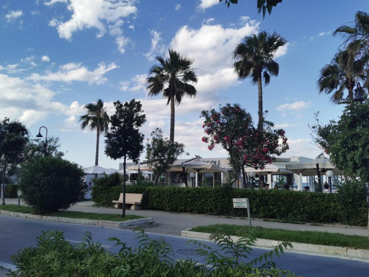 Casamare Alba Adriatica Frontemare Lägenhet Exteriör bild